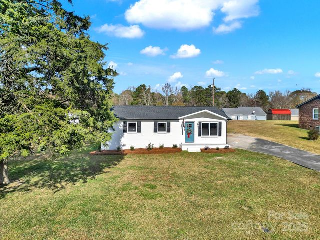 2509 Oxford Circle, Lancaster, SC 29720