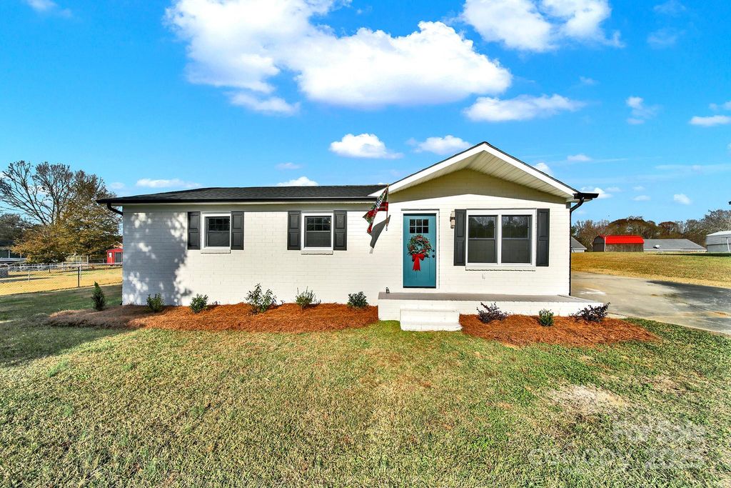2509 Oxford Circle, Lancaster, SC 29720