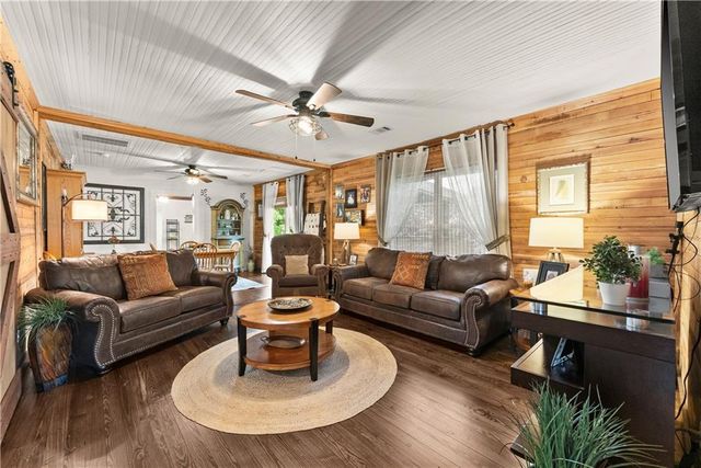 181 Forest Avenue, Toccoa, GA 30577