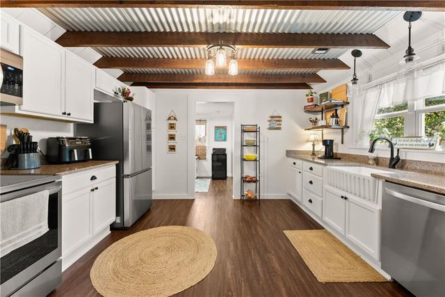 181 Forest Avenue, Toccoa, GA 30577