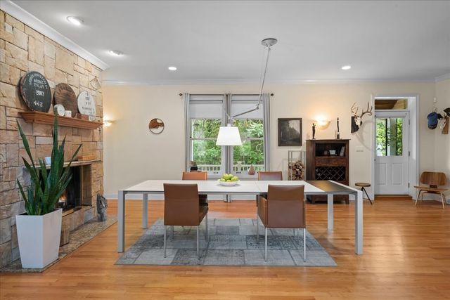 146 Towers Keep, Highland Park, IL 60035