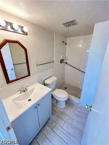 2828 Jackson ST C7, Fort Myers, FL 33901