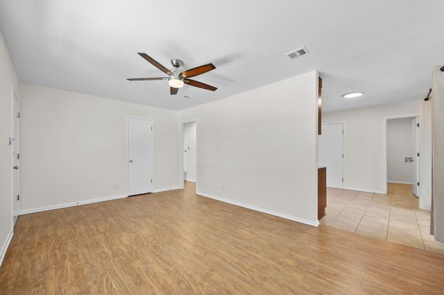 8600 Hathaway DR, Austin, TX 78757