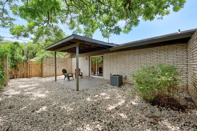 8600 Hathaway DR, Austin, TX 78757
