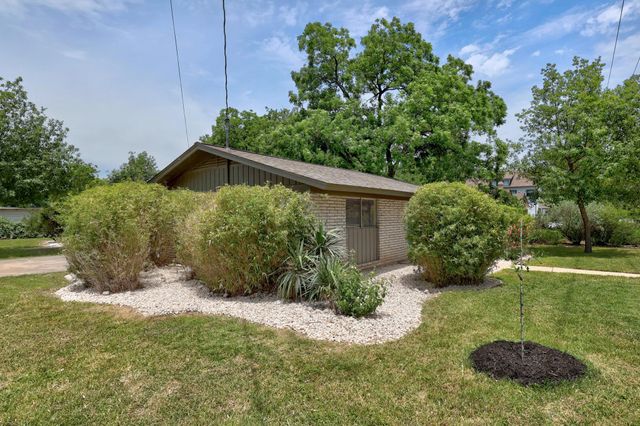 8600 Hathaway DR, Austin, TX 78757