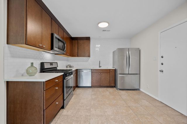 8600 Hathaway DR, Austin, TX 78757