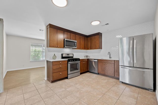 8600 Hathaway DR, Austin, TX 78757