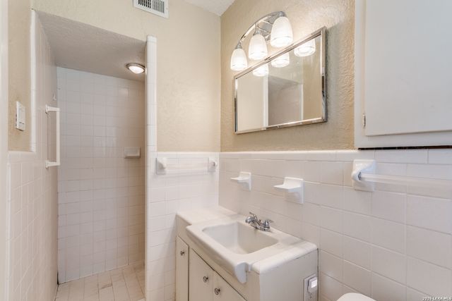 223 Beechwood, San Antonio, TX 78216