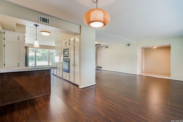 223 Beechwood, San Antonio, TX 78216