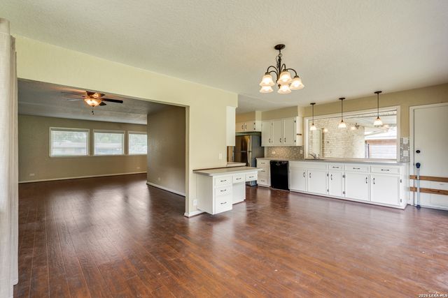 223 Beechwood, San Antonio, TX 78216