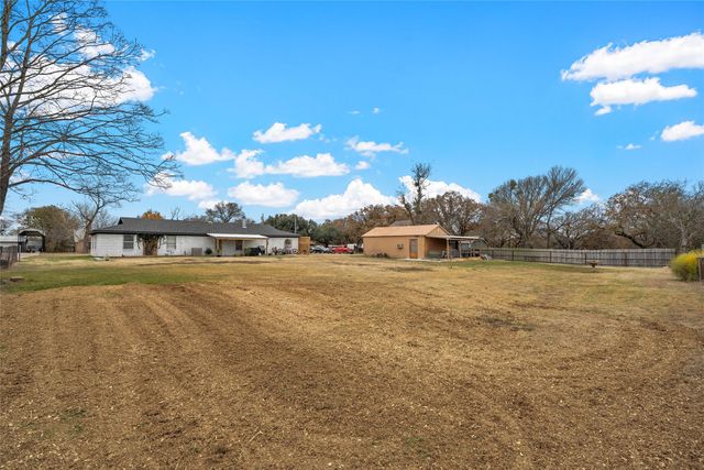 107 Woody Ray Drive, Elm Mott, TX 76640