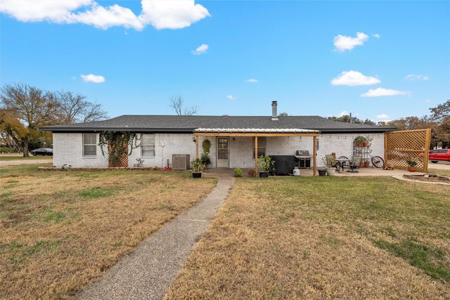 107 Woody Ray Drive, Elm Mott, TX 76640
