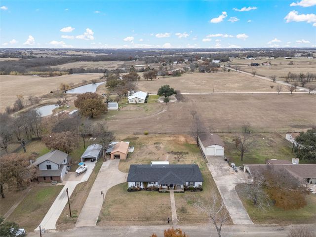 107 Woody Ray Drive, Elm Mott, TX 76640