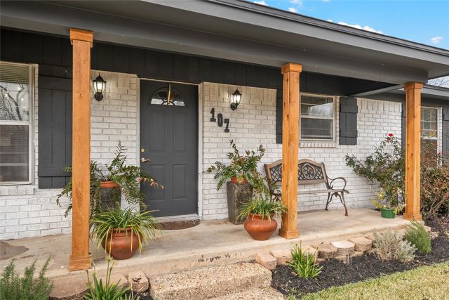 107 Woody Ray Drive, Elm Mott, TX 76640