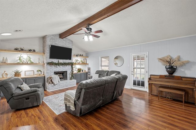 107 Woody Ray Drive, Elm Mott, TX 76640