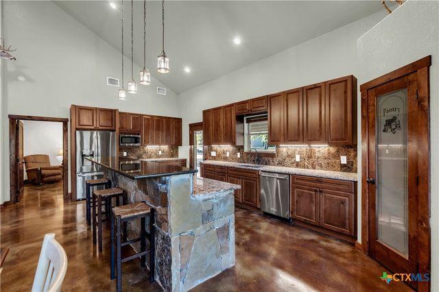 5971 County Road 208, Lampasas, TX 76550
