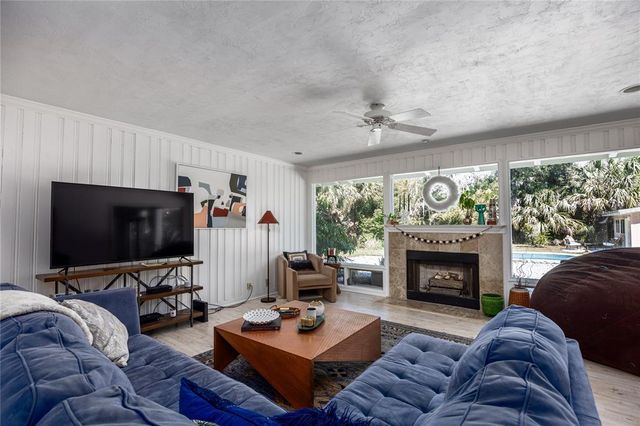 1920 NW 12TH ROAD, Gainesville, FL 32605