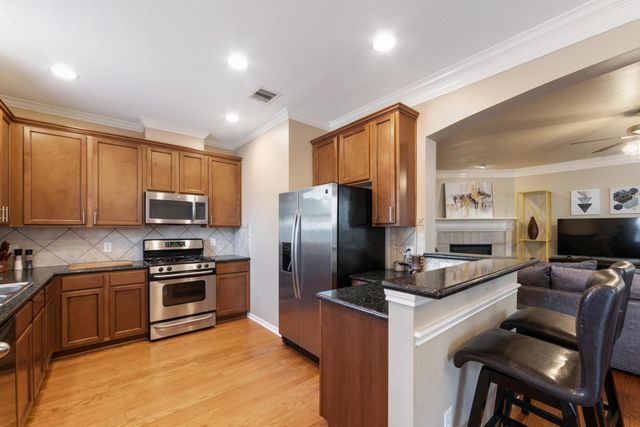 6222 Skyline Drive Drive 8, Houston, TX 77057