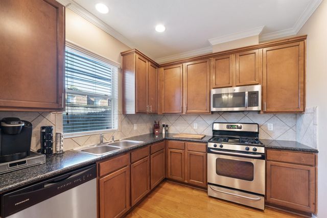 6222 Skyline Drive Drive 8, Houston, TX 77057