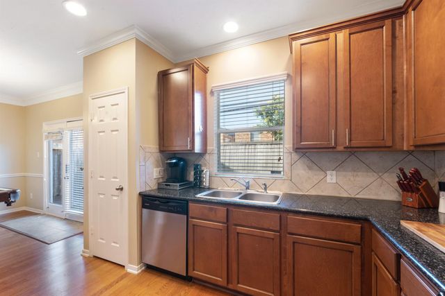 6222 Skyline Drive Drive 8, Houston, TX 77057