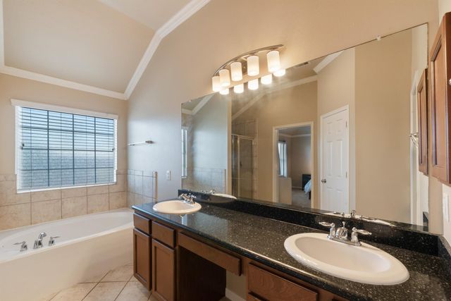 6222 Skyline Drive Drive 8, Houston, TX 77057