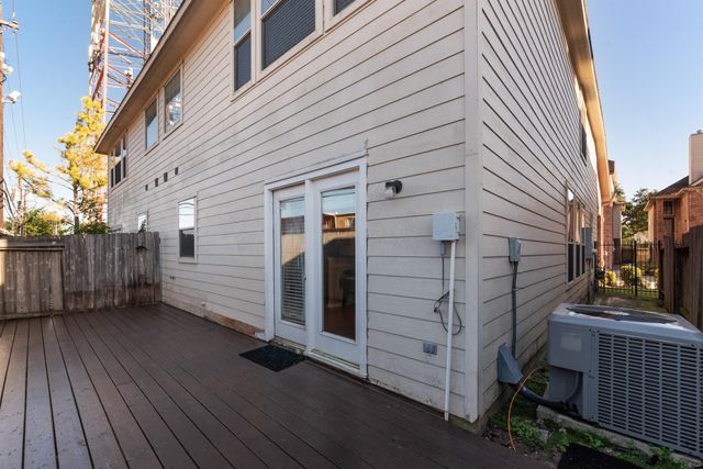 6222 Skyline Drive Drive 8, Houston, TX 77057