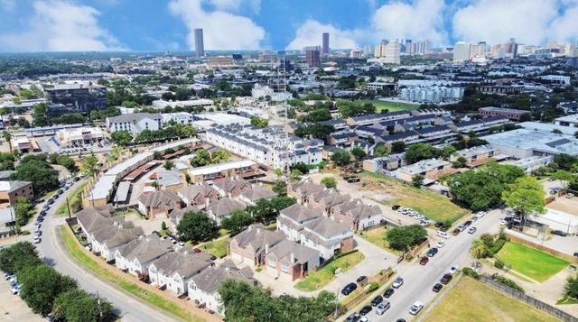 6222 Skyline Drive Drive 8, Houston, TX 77057