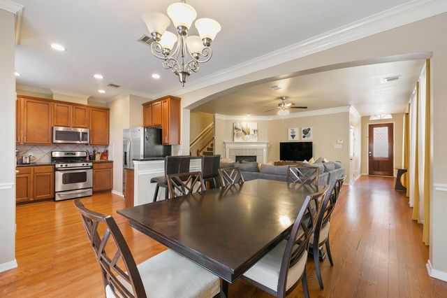 6222 Skyline Drive Drive 8, Houston, TX 77057