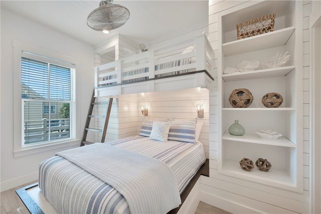 160 Social 2-203, Port Aransas, TX 78373