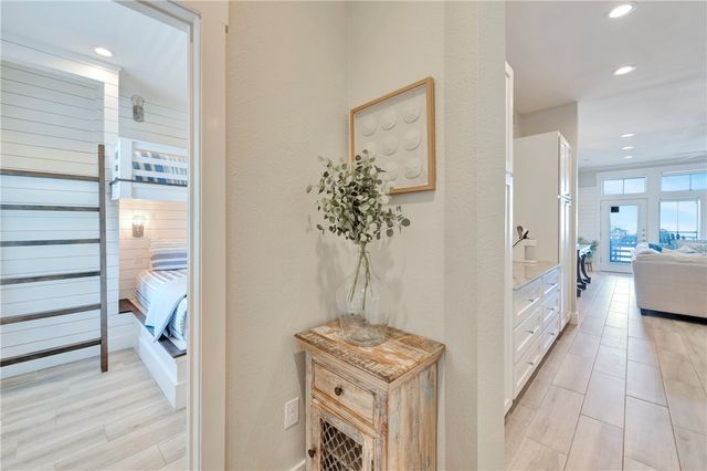 160 Social 2-203, Port Aransas, TX 78373