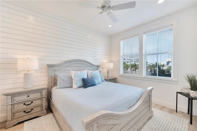 160 Social 2-203, Port Aransas, TX 78373