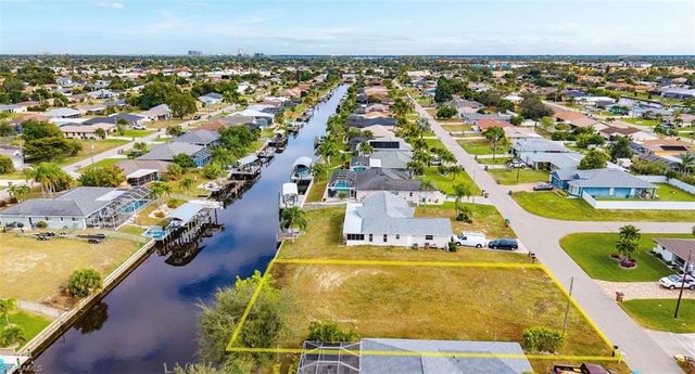 1215 SE 16th ST, Cape Coral, FL 33990