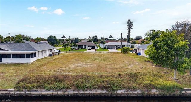 1215 SE 16th ST, Cape Coral, FL 33990