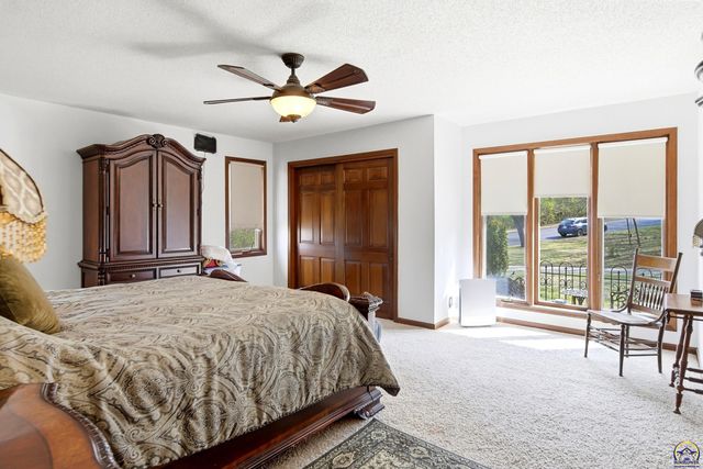 5425 SW Mission AVE, Topeka, KS 66610