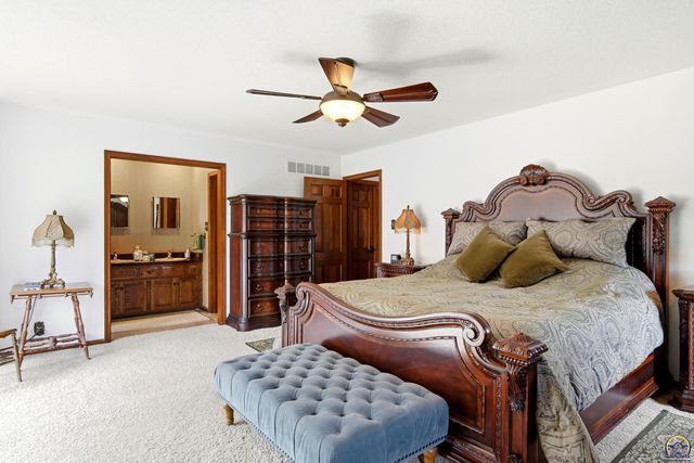 5425 SW Mission AVE, Topeka, KS 66610