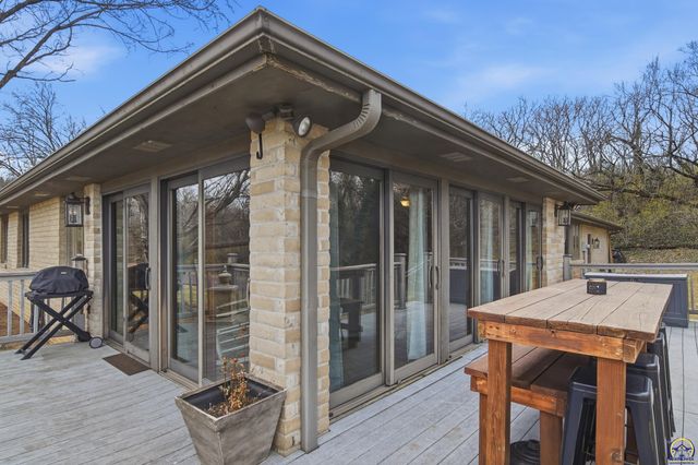 5425 SW Mission AVE, Topeka, KS 66610