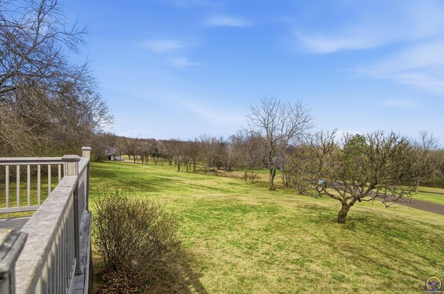 5425 SW Mission AVE, Topeka, KS 66610