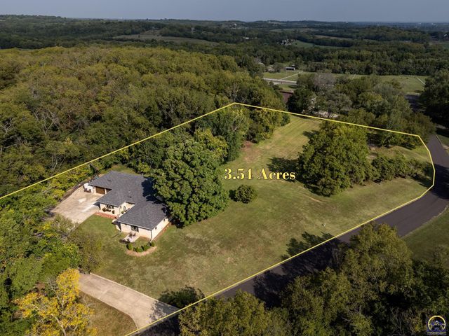 5425 SW Mission AVE, Topeka, KS 66610