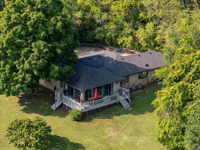 5425 SW Mission AVE, Topeka, KS 66610