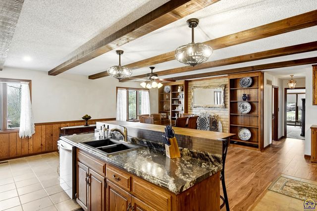 5425 SW Mission AVE, Topeka, KS 66610