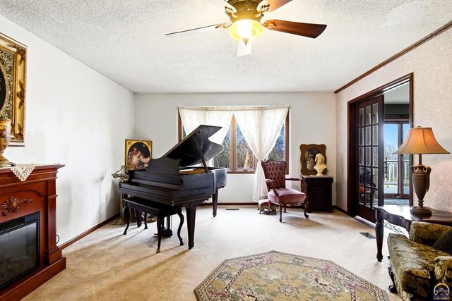 5425 SW Mission AVE, Topeka, KS 66610