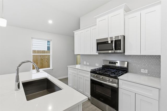 105 Boulder Ridge TRL, Liberty Hill, TX 78642