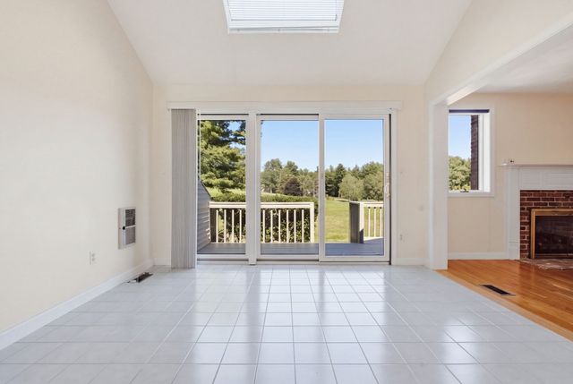 33 Mid Iron Dr 33, North Reading, MA 01864