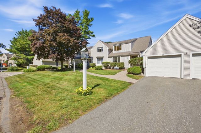 33 Mid Iron Dr 33, North Reading, MA 01864