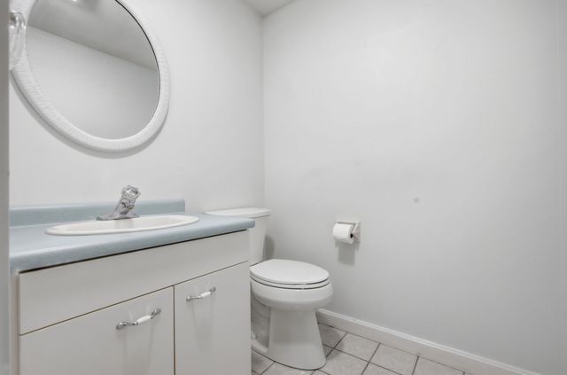 33 Mid Iron Dr 33, North Reading, MA 01864
