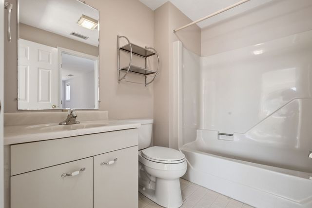 33 Mid Iron Dr 33, North Reading, MA 01864