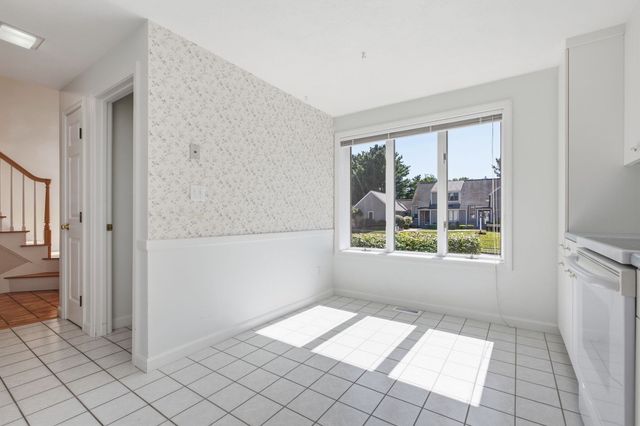 33 Mid Iron Dr 33, North Reading, MA 01864