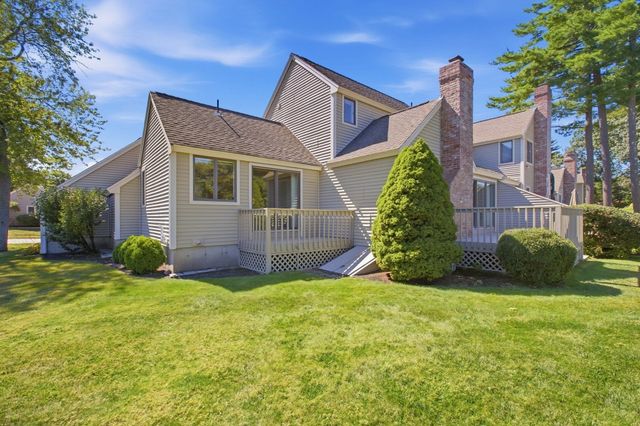 33 Mid Iron Dr 33, North Reading, MA 01864