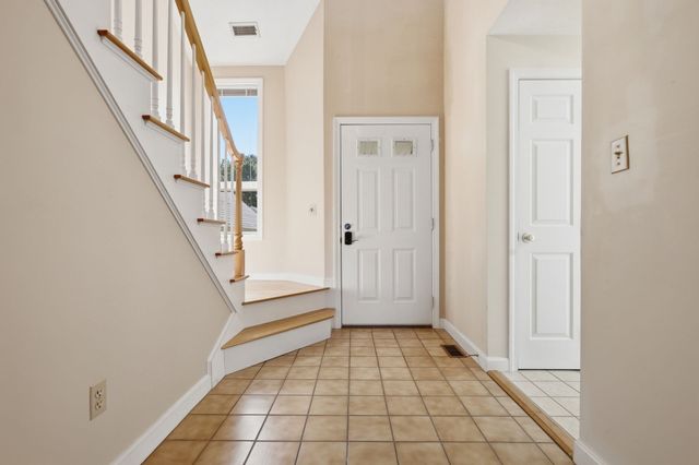 33 Mid Iron Dr 33, North Reading, MA 01864