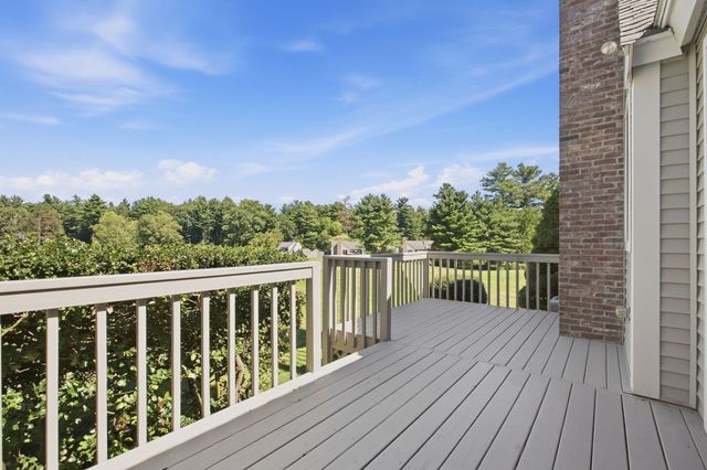 33 Mid Iron Dr 33, North Reading, MA 01864